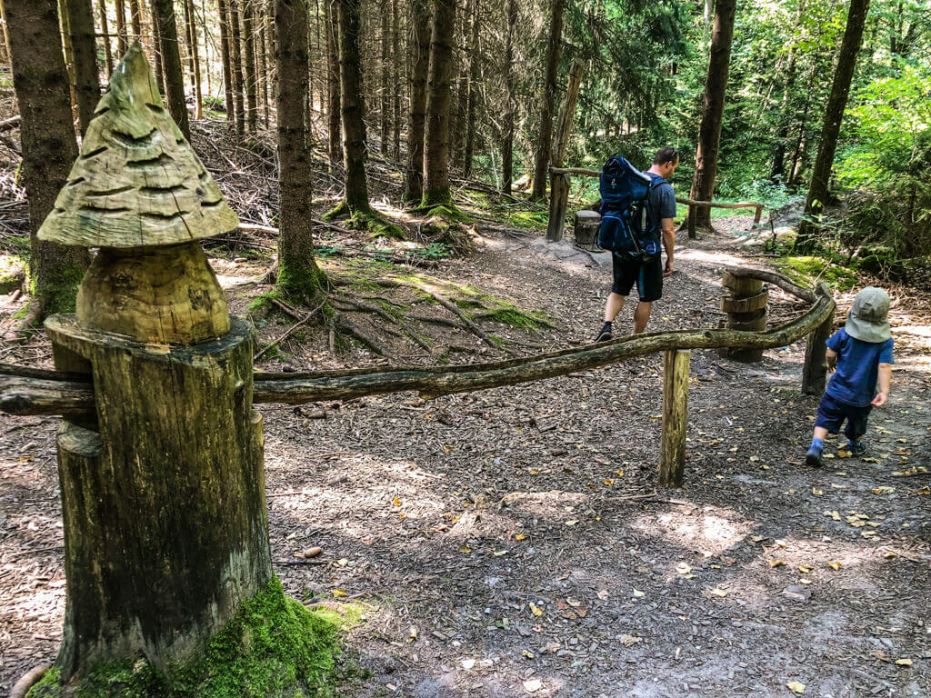 Kugelbahn auf dem Erlebnispfad Taennli