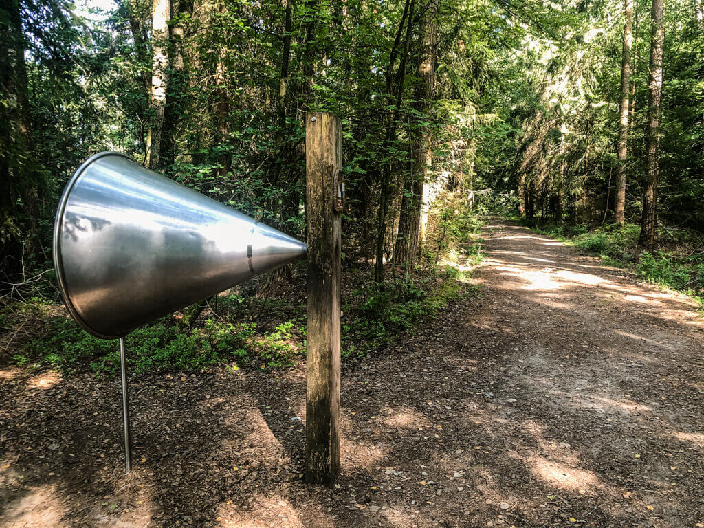 Der Zauberwald Fichtenau kann mit dem Kinderwagen auf breitem Waldweg befahren werden