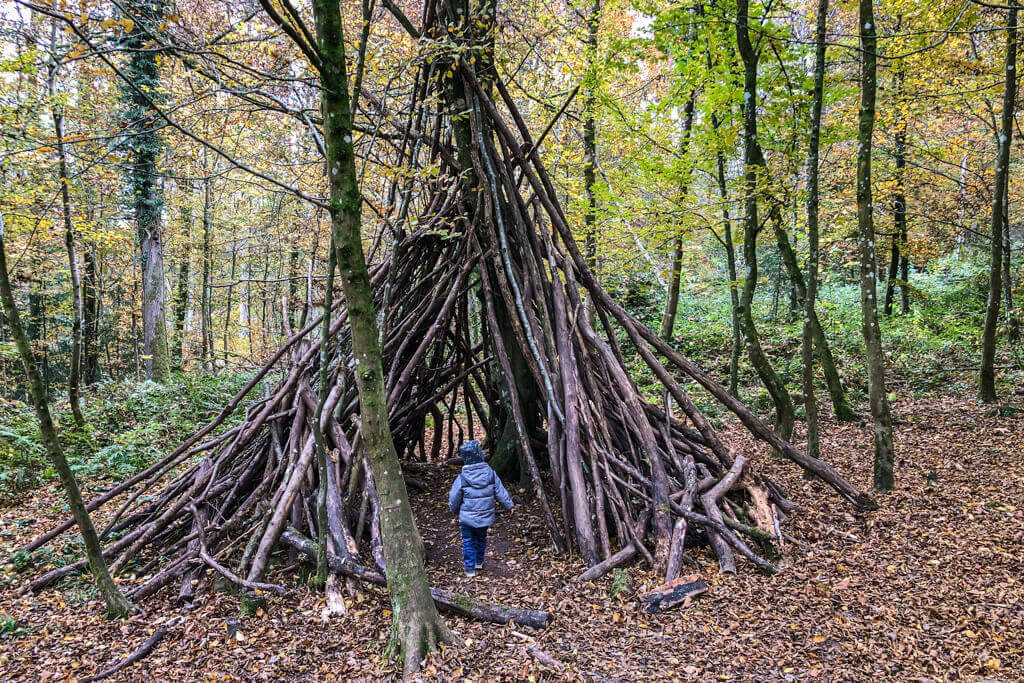 Tipi im Wald